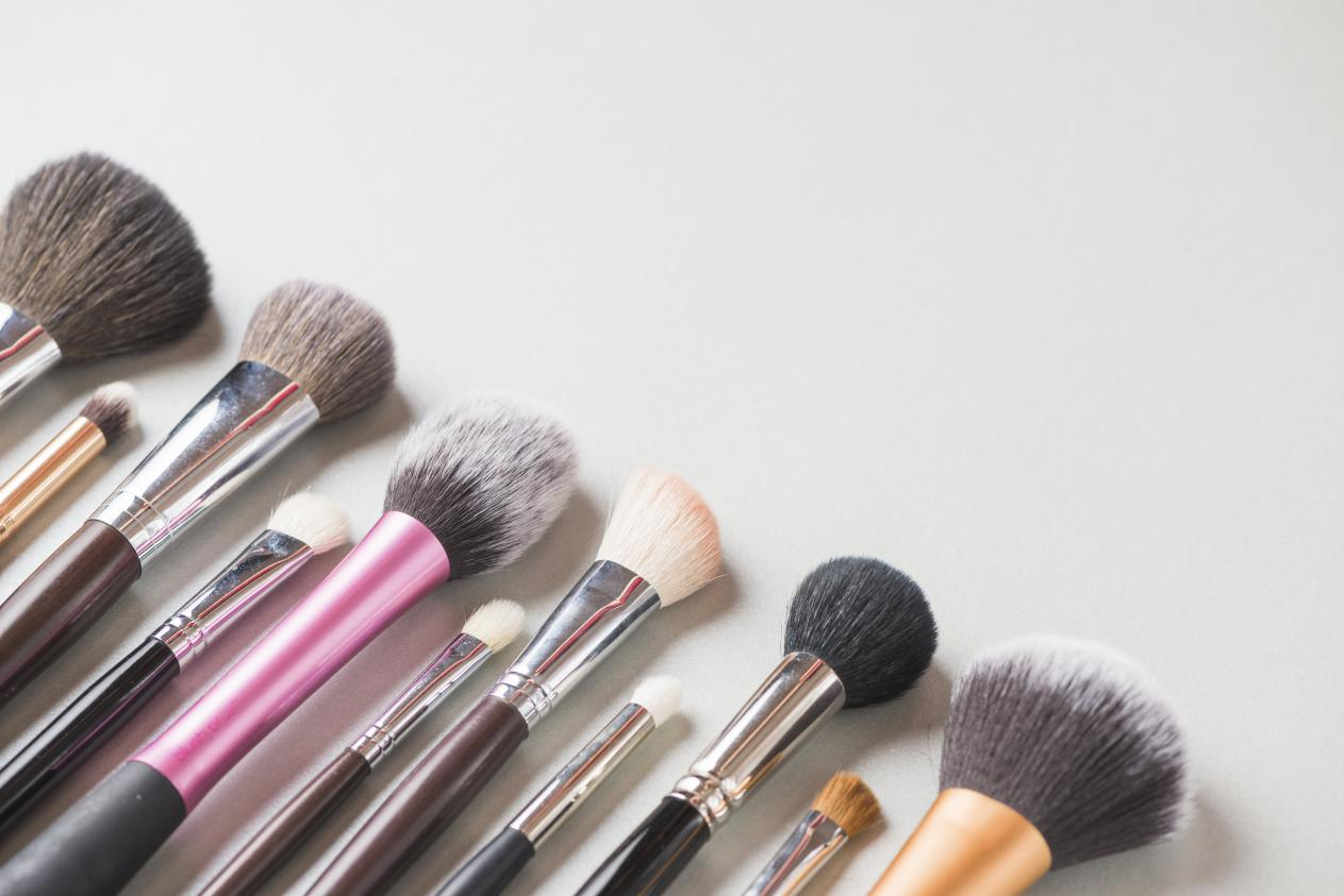 makeup brush